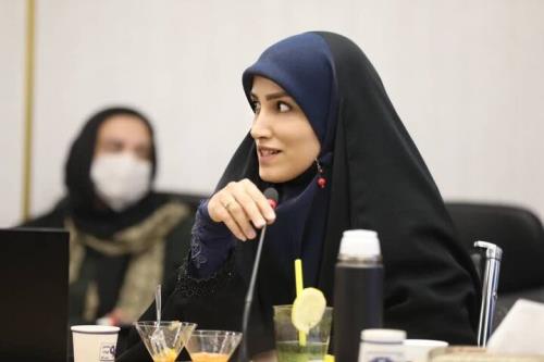 ابد اولین مجموعه شعر من، روایت احساسات و تجربیات زندگی است