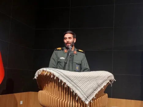 باید در مقابل کسانیکه معیشت مردم را گروگان گرفته اند، ایستادگی نماییم